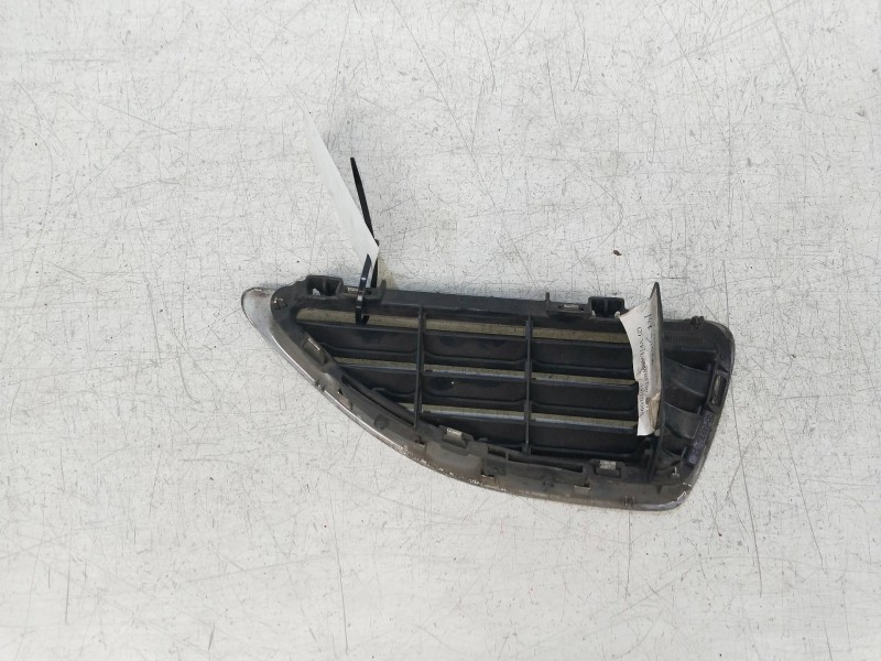 Recambio de rejilla delantera para renault megane i classic (la0) referencia OEM IAM   