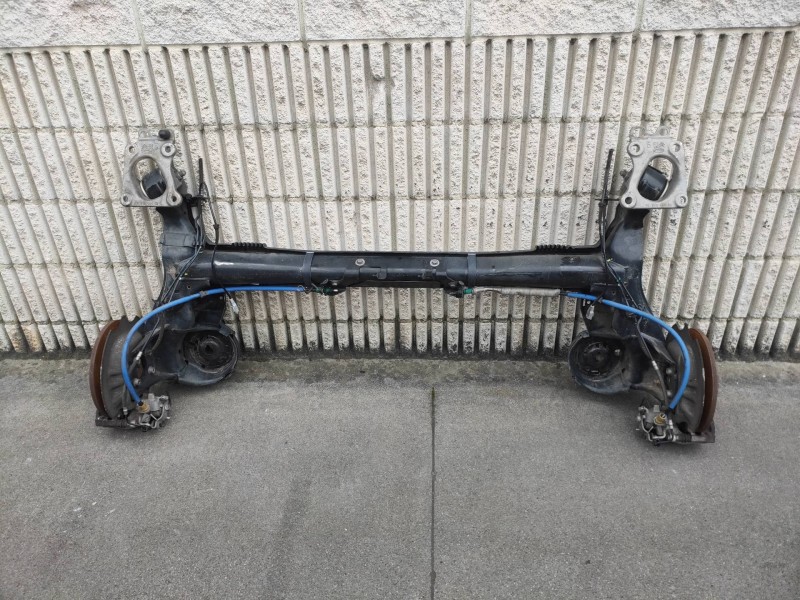 Recambio de puente trasero para peugeot 5008 allure referencia OEM IAM   