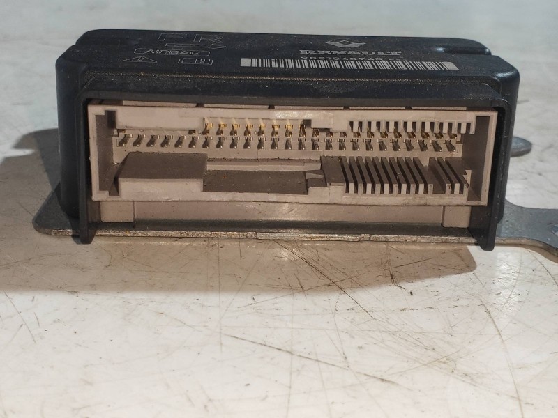 Recambio de centralita airbag para renault zoe limited referencia OEM IAM 985104074R A2C85840002 