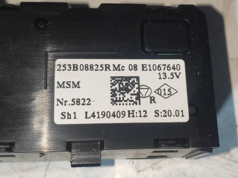 Recambio de mando multifuncion para renault zoe limited referencia OEM IAM 253B08825R E1067640 L4190409