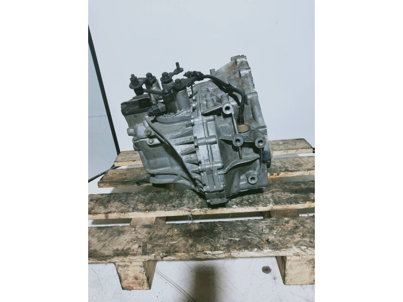 Recambio de caja cambios para hyundai sonata (nf) 2.0 crdi style referencia OEM IAM S826J0 000373 6V