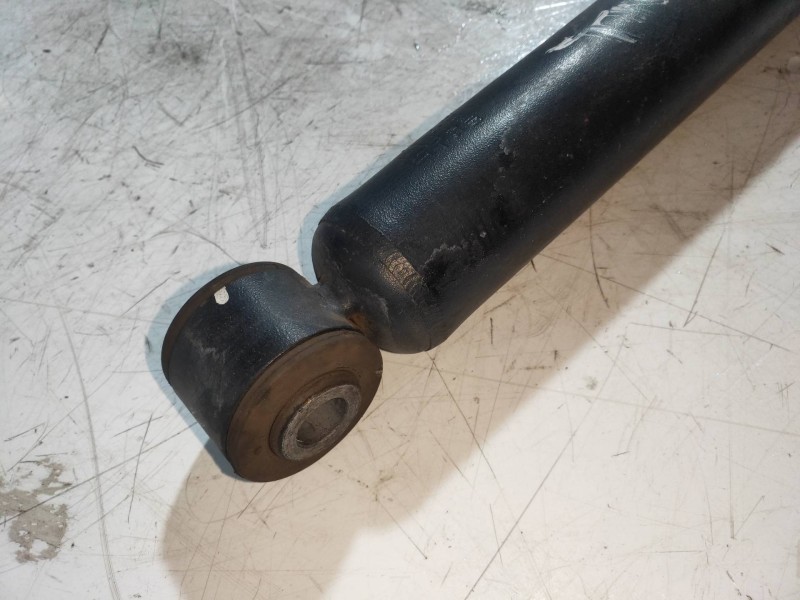 Recambio de amortiguador trasero izquierdo para renault zoe limited referencia OEM IAM 562108289R  