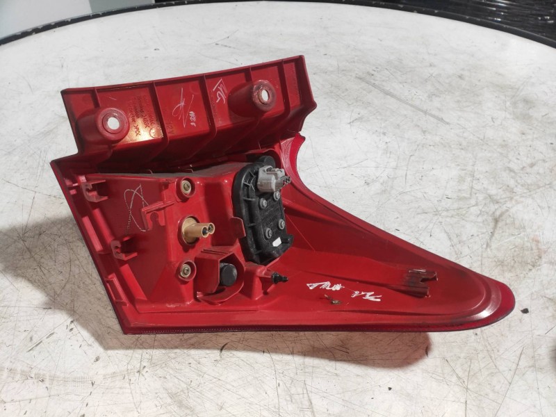 Recambio de piloto trasero izquierdo para toyota auris 1.8 16v cat (híbrido) referencia OEM IAM   