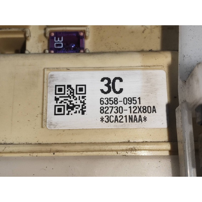 Recambio de caja reles / fusibles para toyota auris 1.8 16v cat (híbrido) referencia OEM IAM 8273012X80A 63580951 50118503 