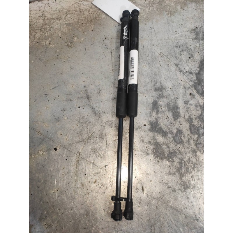 Recambio de amortiguadores maletero / porton para toyota auris 1.8 16v cat (híbrido) referencia OEM IAM 6895002130 6896002120 