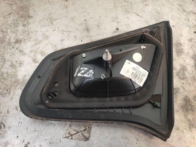 Recambio de piloto trasero izquierdo interior para citroen c3 attraction referencia OEM IAM 9685225580 89090139 