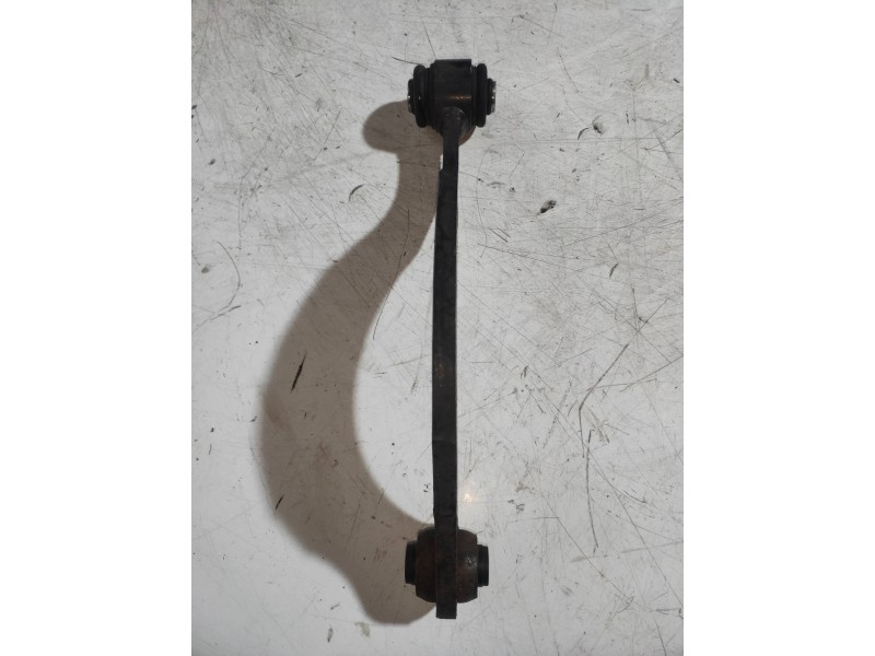 Recambio de brazo suspension superior trasero derecho para toyota auris 1.8 16v cat (híbrido) referencia OEM IAM   