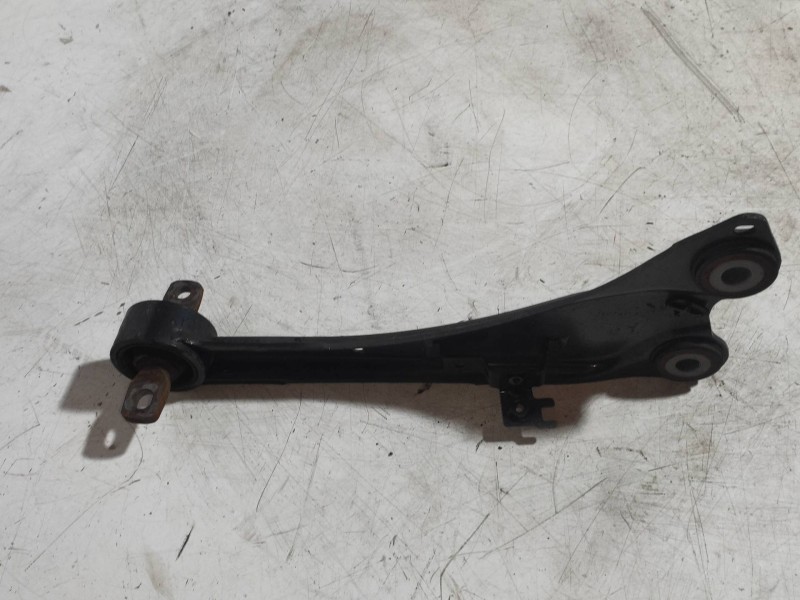 Recambio de brazo suspension superior trasero derecho para toyota auris 1.8 16v cat (híbrido) referencia OEM IAM   