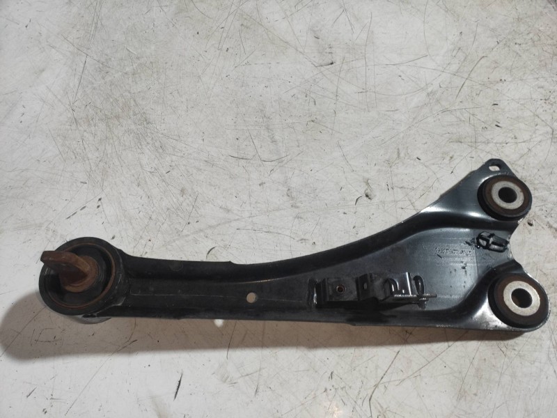 Recambio de brazo suspension superior trasero derecho para toyota auris 1.8 16v cat (híbrido) referencia OEM IAM   