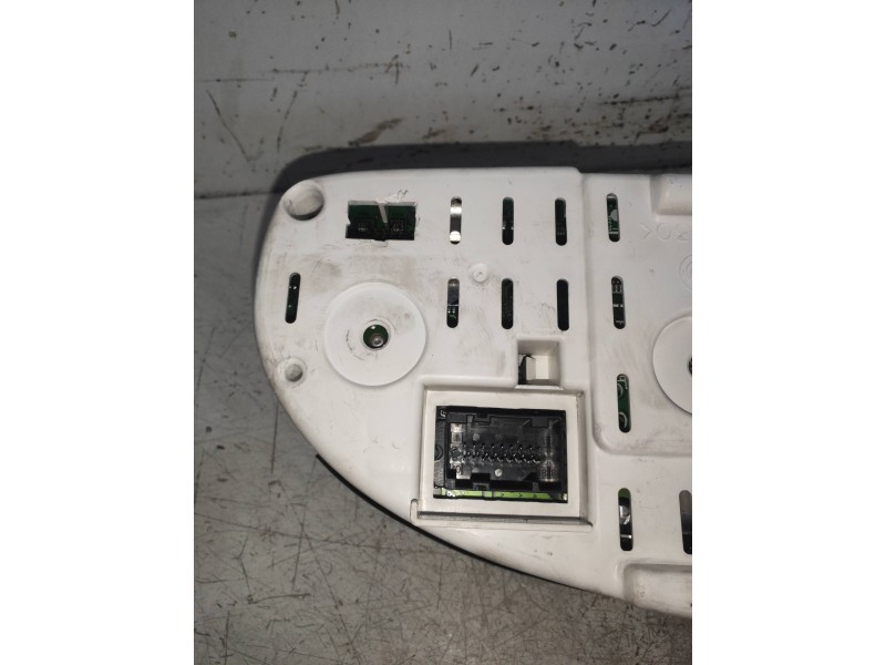 Recambio de cuadro instrumentos para lancia thesis (115) 3.0 v6 24v cae emblema referencia OEM IAM 60682036  