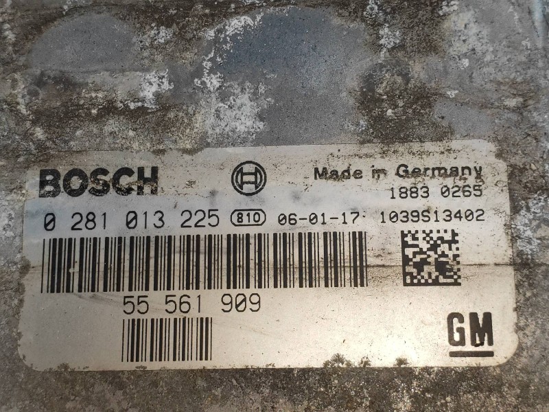 Recambio de centralita motor uce para cadillac bls business referencia OEM IAM 0281013225 55561909 18830265