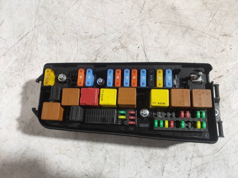 Recambio de caja reles / fusibles para cadillac bls business referencia OEM IAM 12767115 519109300 00020908