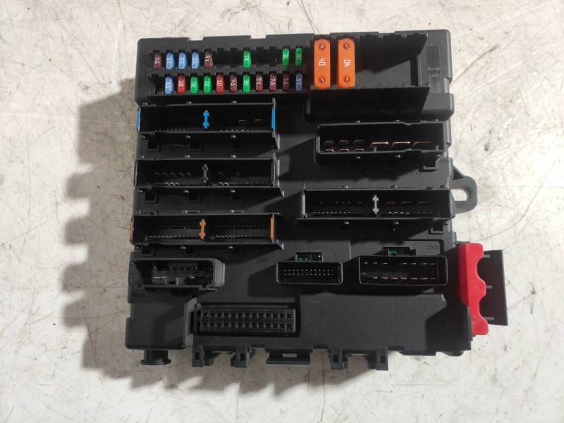 Recambio de caja reles / fusibles para cadillac bls business referencia OEM IAM 12766739 519160105 05092774