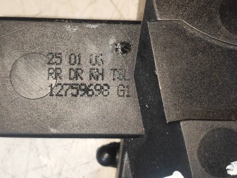 Recambio de motor cierre centralizado trasero derecho para cadillac bls business referencia OEM IAM 12759698  