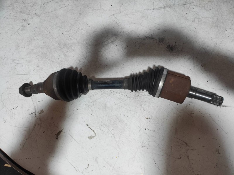 Recambio de transmision delantera izquierda para cadillac bls business referencia OEM IAM   