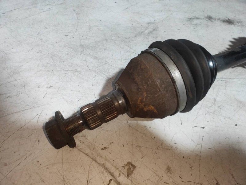 Recambio de transmision delantera izquierda para cadillac bls business referencia OEM IAM   