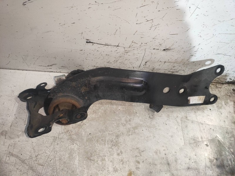 Recambio de brazo suspension superior trasero derecho para cadillac bls business referencia OEM IAM   