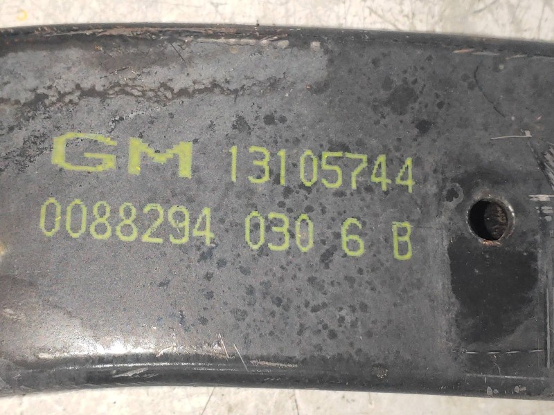 Recambio de brazo suspension superior trasero derecho para cadillac bls business referencia OEM IAM 13105744  