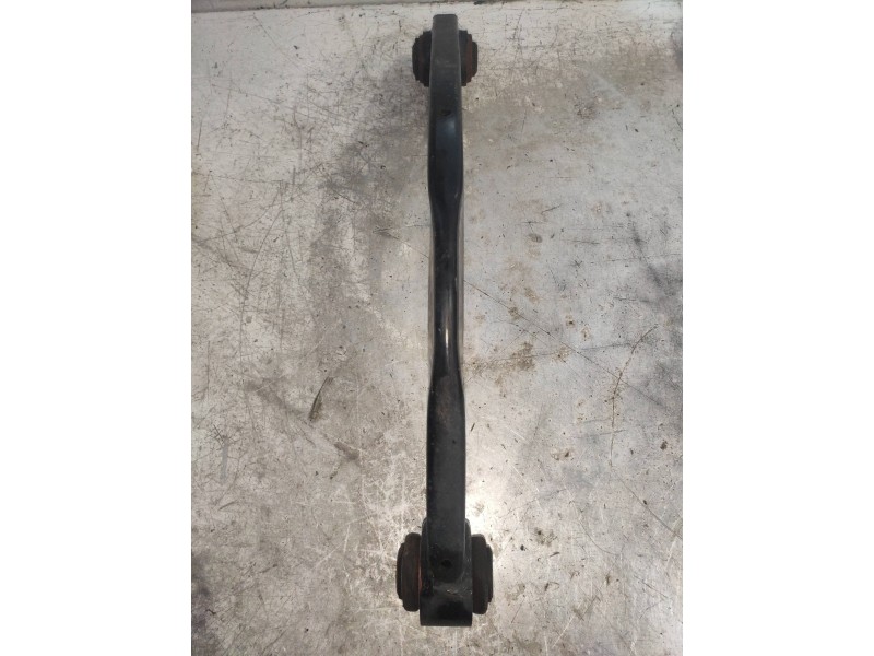 Recambio de brazo suspension superior trasero derecho para cadillac bls business referencia OEM IAM 13105744  