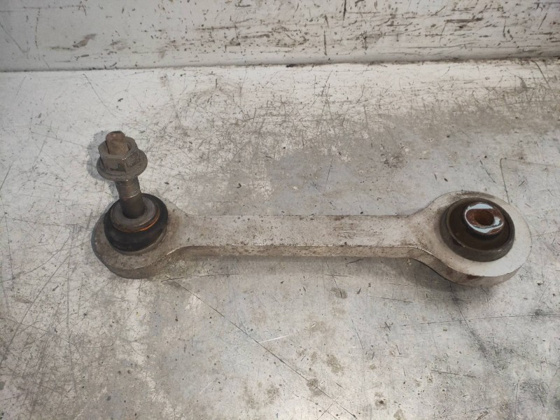 Recambio de brazo suspension superior trasero derecho para cadillac bls business referencia OEM IAM   