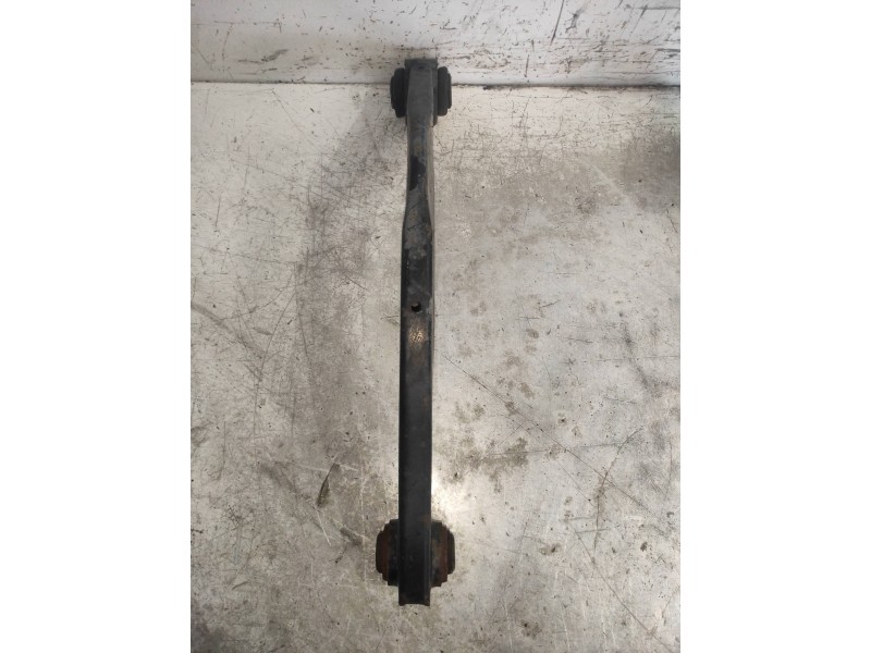 Recambio de brazo suspension superior trasero izquierdo para cadillac bls business referencia OEM IAM 13105744  