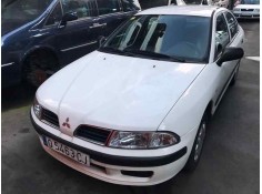 mitsubishi carisma berlina 5 (da0) del año 2000