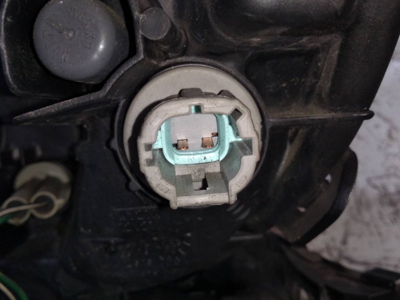 Recambio de faro derecho para subaru legacy familiar/outback b13 (bp) 2.0 diesel cat referencia OEM IAM   