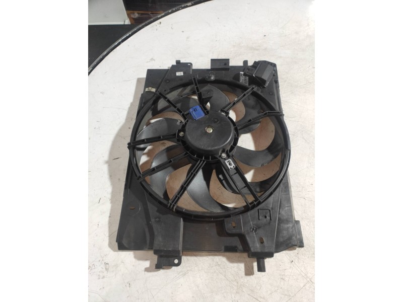 Recambio de electroventilador para renault clio iv limited referencia OEM IAM 214818009R  