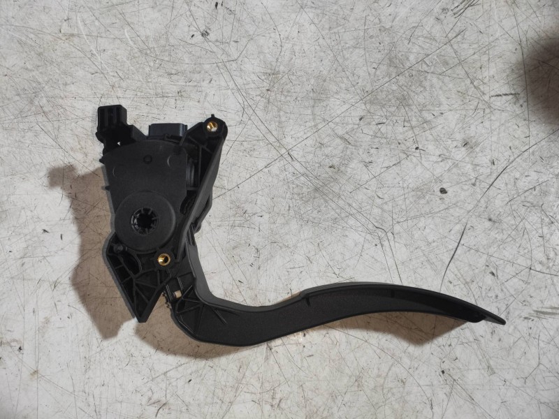 Recambio de potenciometro pedal para renault clio iv limited referencia OEM IAM 180029347R 6PV00997807 