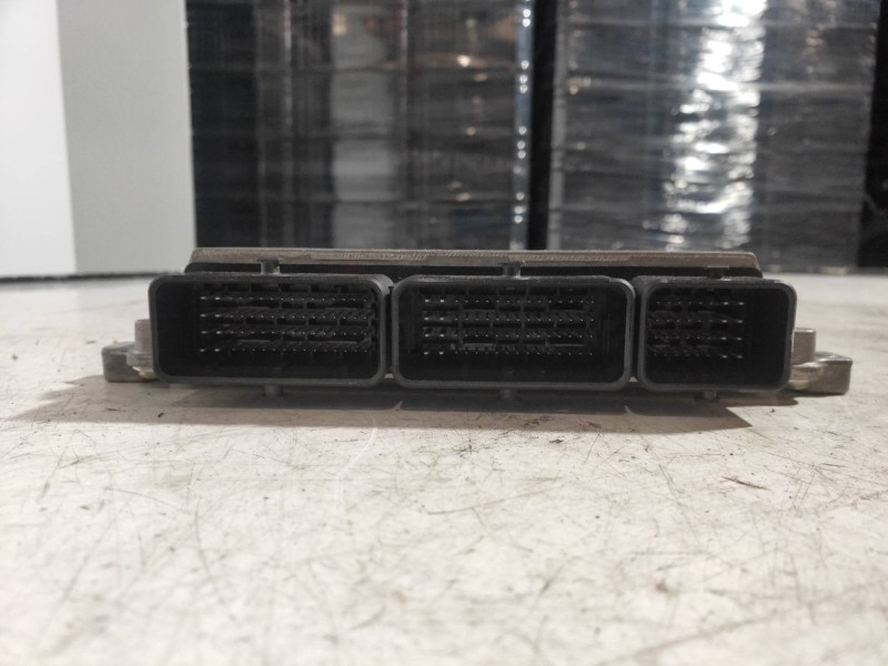 Recambio de centralita motor uce para renault clio iv limited referencia OEM IAM 237107175R V29072784A 237105499R