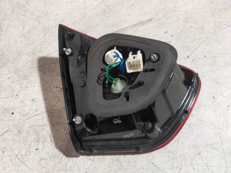 Recambio de piloto trasero derecho interior para kia rio 1.2 cat referencia OEM IAM 924041W2  