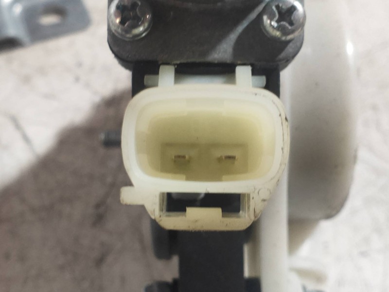 Recambio de elevalunas trasero derecho para kia rio 1.2 cat referencia OEM IAM 834601W000 DH2621005380 