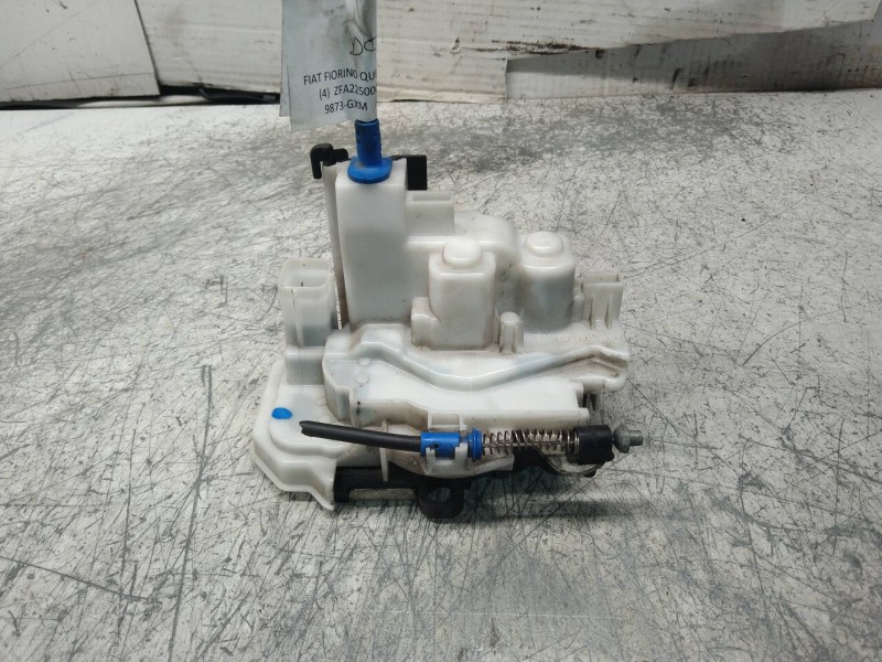 Recambio de motor cierre centralizado delantero derecho para fiat fiorino básico referencia OEM IAM   6P