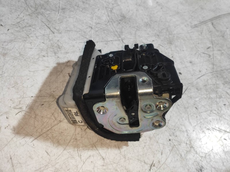 Recambio de motor cierre centralizado trasero izquierdo para kia rio 1.2 cat referencia OEM IAM   