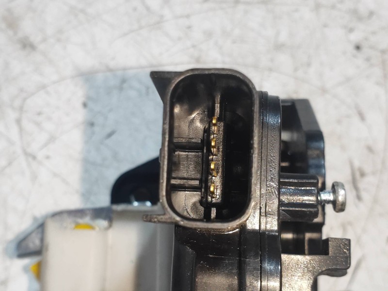Recambio de motor cierre centralizado trasero izquierdo para kia rio 1.2 cat referencia OEM IAM   
