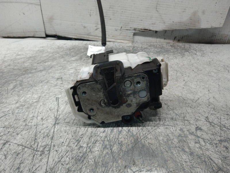 Recambio de motor cierre centralizado delantero izquierdo para fiat fiorino básico referencia OEM IAM   6P