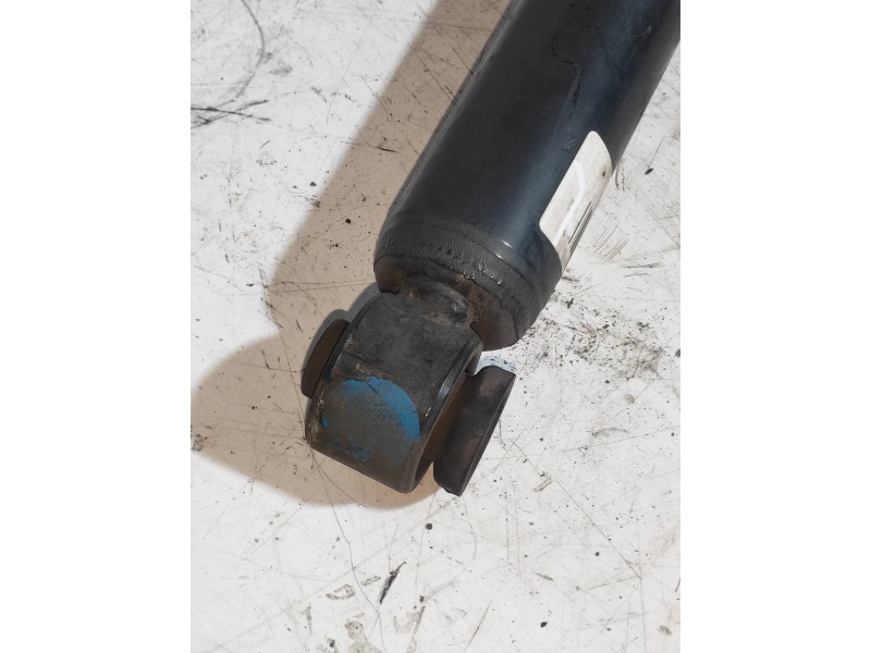 Recambio de amortiguador trasero izquierdo para kia rio 1.2 cat referencia OEM IAM 553001W001  