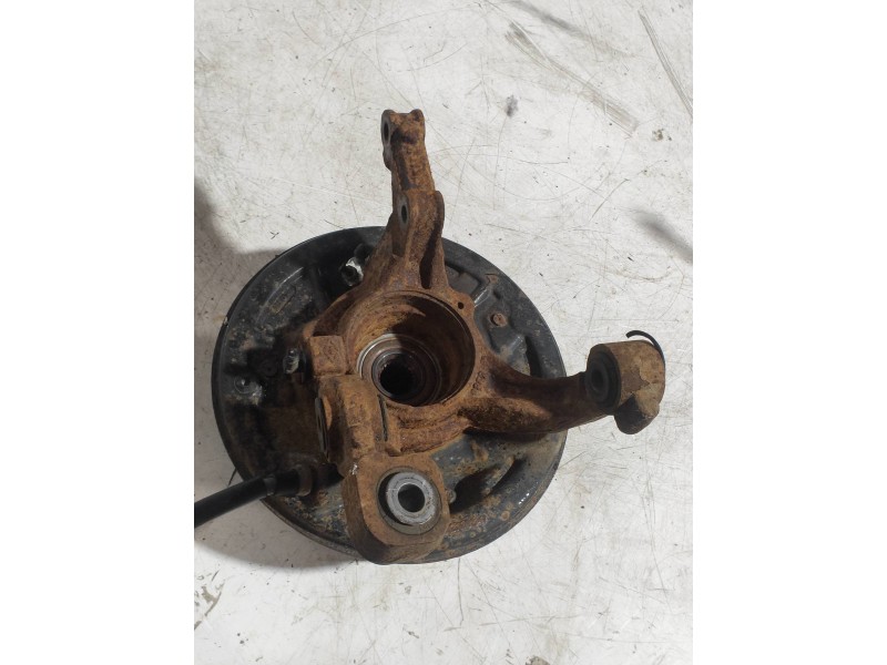 Recambio de mangueta trasera derecha para dacia duster adventure 4x4 referencia OEM IAM   