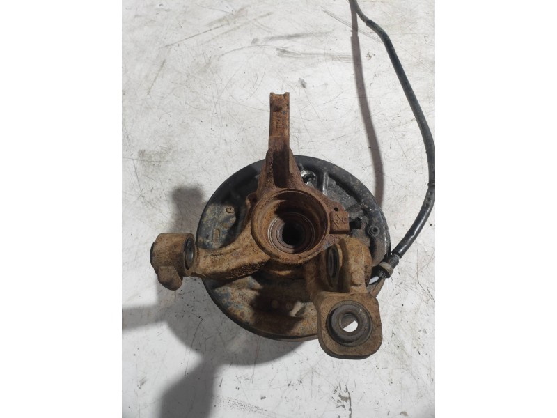 Recambio de mangueta trasera izquierda para dacia duster adventure 4x4 referencia OEM IAM   