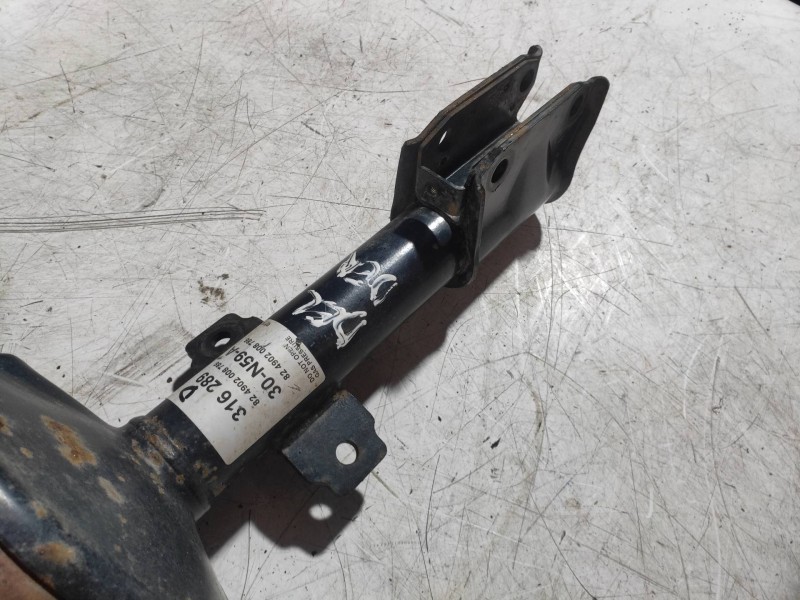 Recambio de amortiguador delantero derecho para dacia duster adventure 4x4 referencia OEM IAM 824902008788  