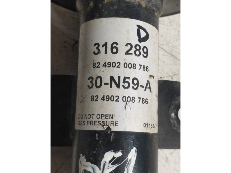 Recambio de amortiguador delantero derecho para dacia duster adventure 4x4 referencia OEM IAM 824902008788  