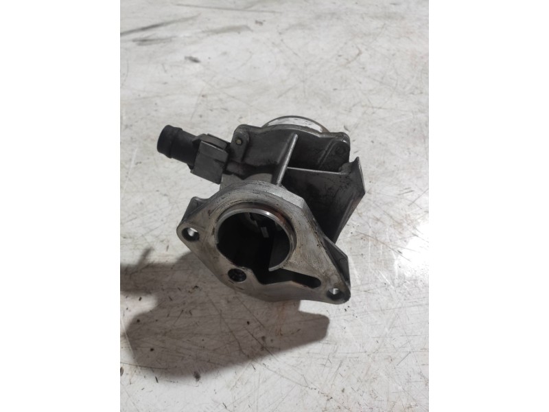 Recambio de depresor freno / bomba vacio para dacia duster adventure 4x4 referencia OEM IAM   