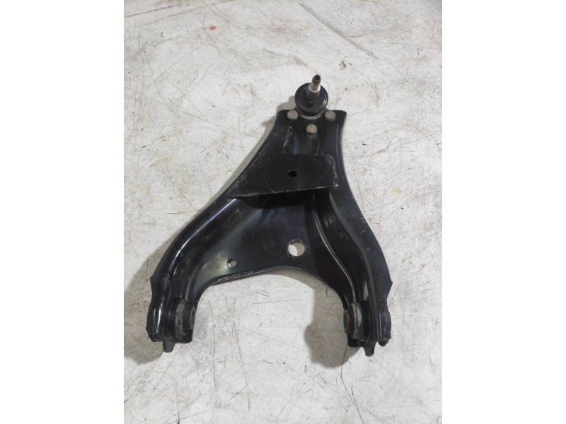 Recambio de brazo suspension inferior delantero izquierdo para dacia duster adventure 4x4 referencia OEM IAM   