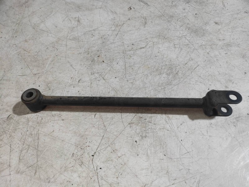 Recambio de brazo suspension superior trasero izquierdo para dacia duster adventure 4x4 referencia OEM IAM   