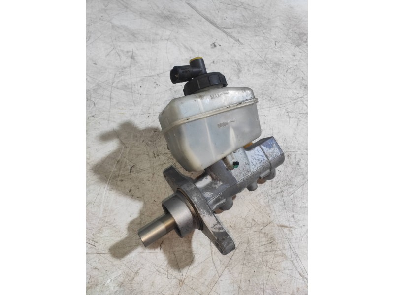 Recambio de bomba freno para dacia duster adventure 4x4 referencia OEM IAM   