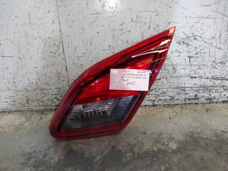 Recambio de piloto trasero derecho interior para opel corsa e color edition referencia OEM IAM 39012624 46003466 0287514111