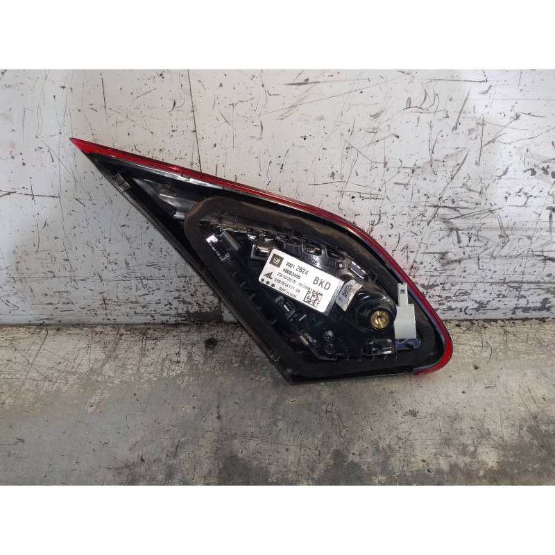Recambio de piloto trasero derecho interior para opel corsa e color edition referencia OEM IAM 39012624 46003466 0287514111
