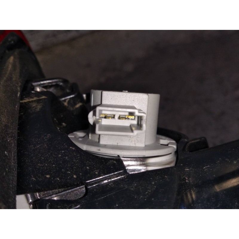 Recambio de piloto trasero derecho interior para opel corsa e color edition referencia OEM IAM 39012624 46003466 0287514111