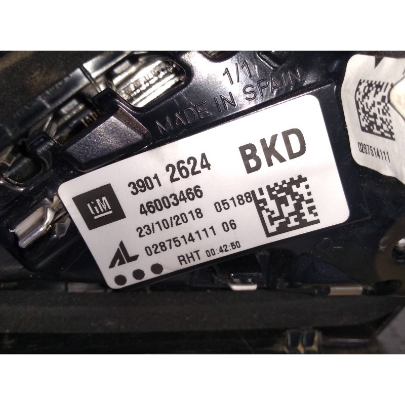 Recambio de piloto trasero derecho interior para opel corsa e color edition referencia OEM IAM 39012624 46003466 0287514111