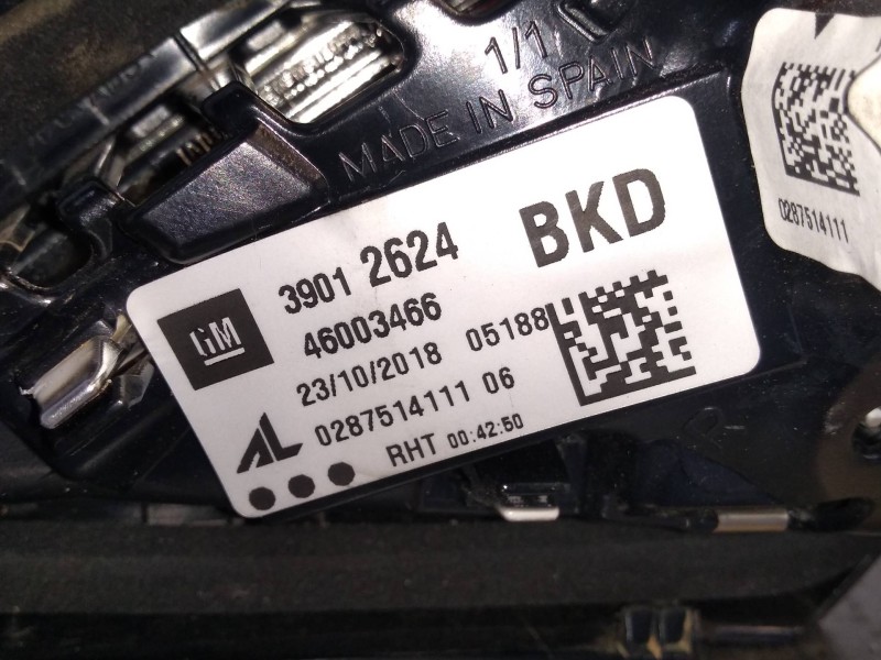 Recambio de piloto trasero derecho interior para opel corsa e color edition referencia OEM IAM 39012624 46003466 0287514111